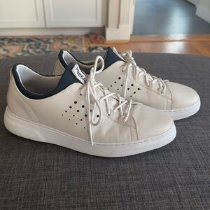 Hubbard men’s leather sneakers, size 10.5